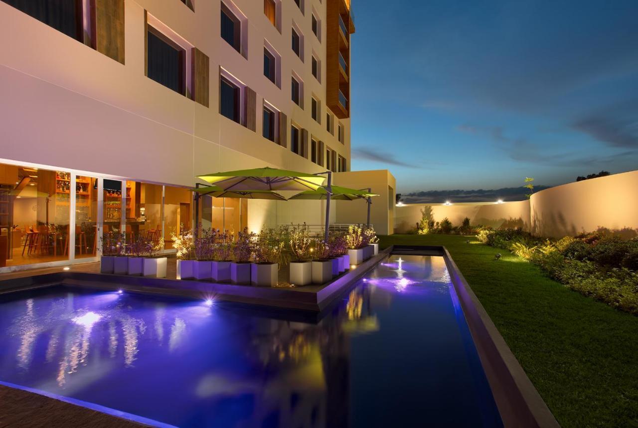 Galeria Plaza Irapuato Hotel Bagian luar foto