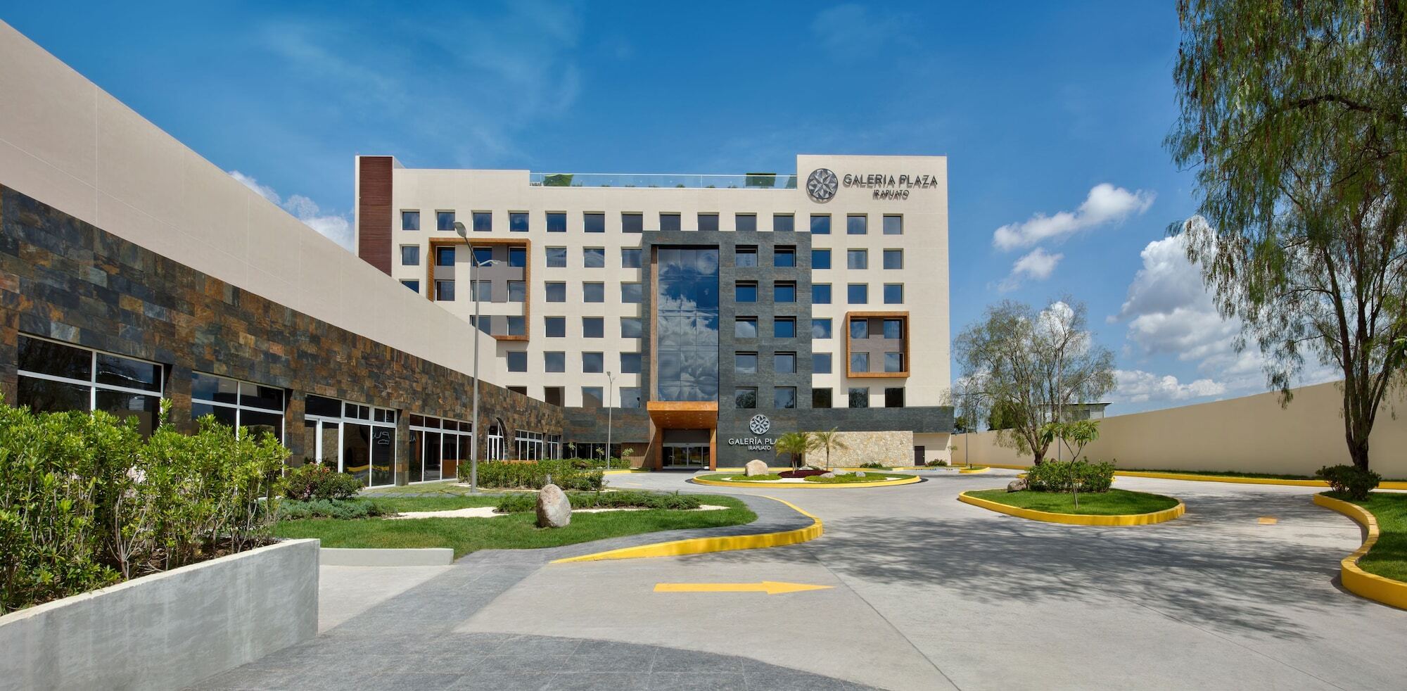 Galeria Plaza Irapuato Hotel Bagian luar foto